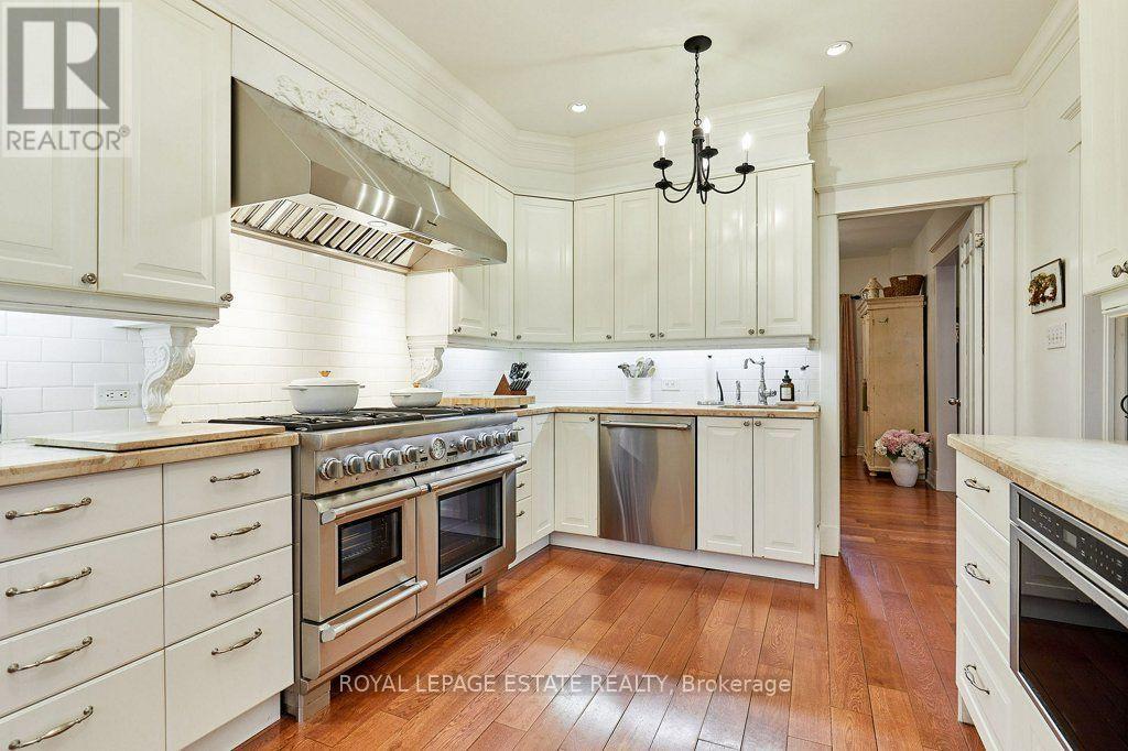 57 SILVER BIRCH AVENUE - 18
