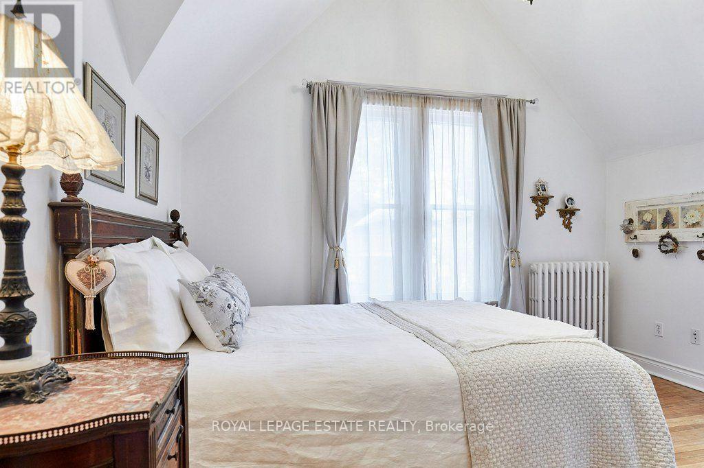 57 SILVER BIRCH AVENUE - 31