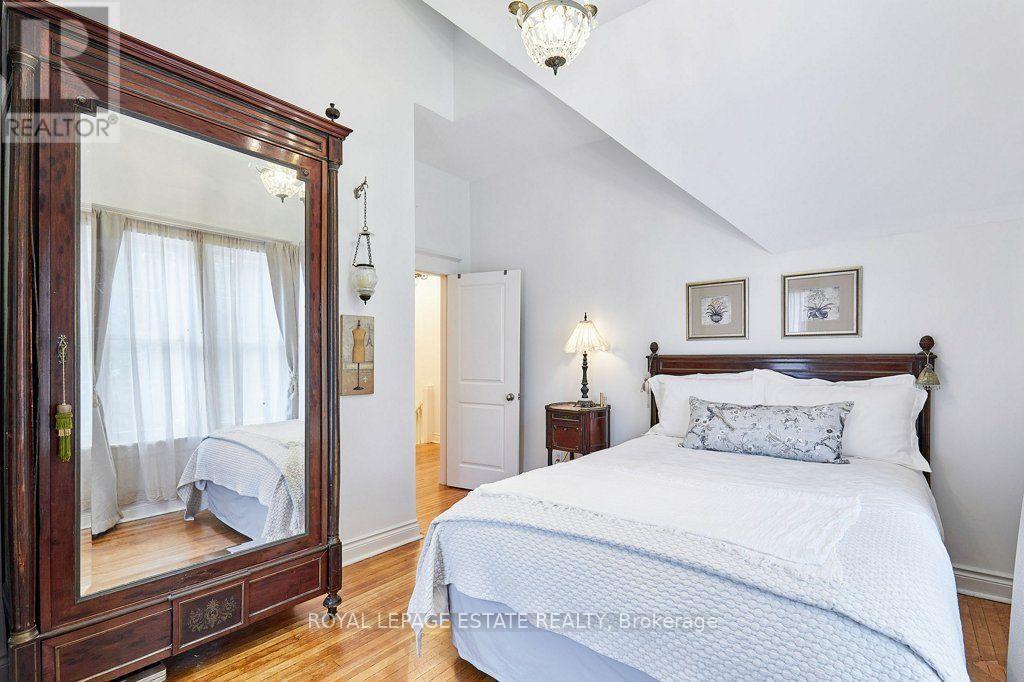 57 SILVER BIRCH AVENUE - 33