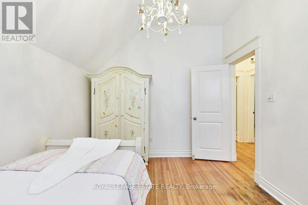 57 SILVER BIRCH AVENUE - 35