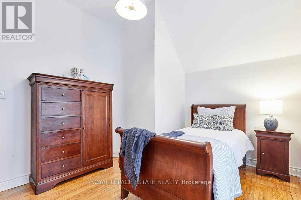 57 SILVER BIRCH AVENUE - 38