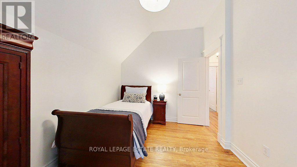 57 SILVER BIRCH AVENUE - 39