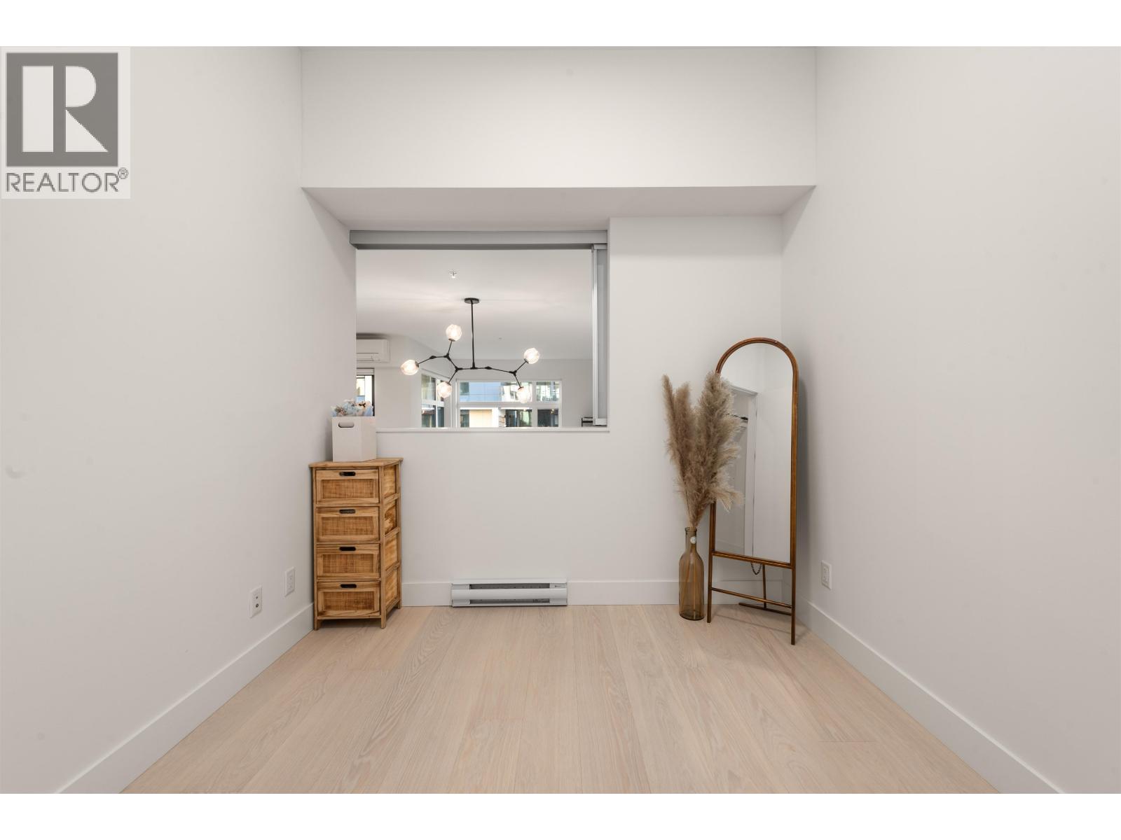 219 300 SALTER STREET, New Westminster