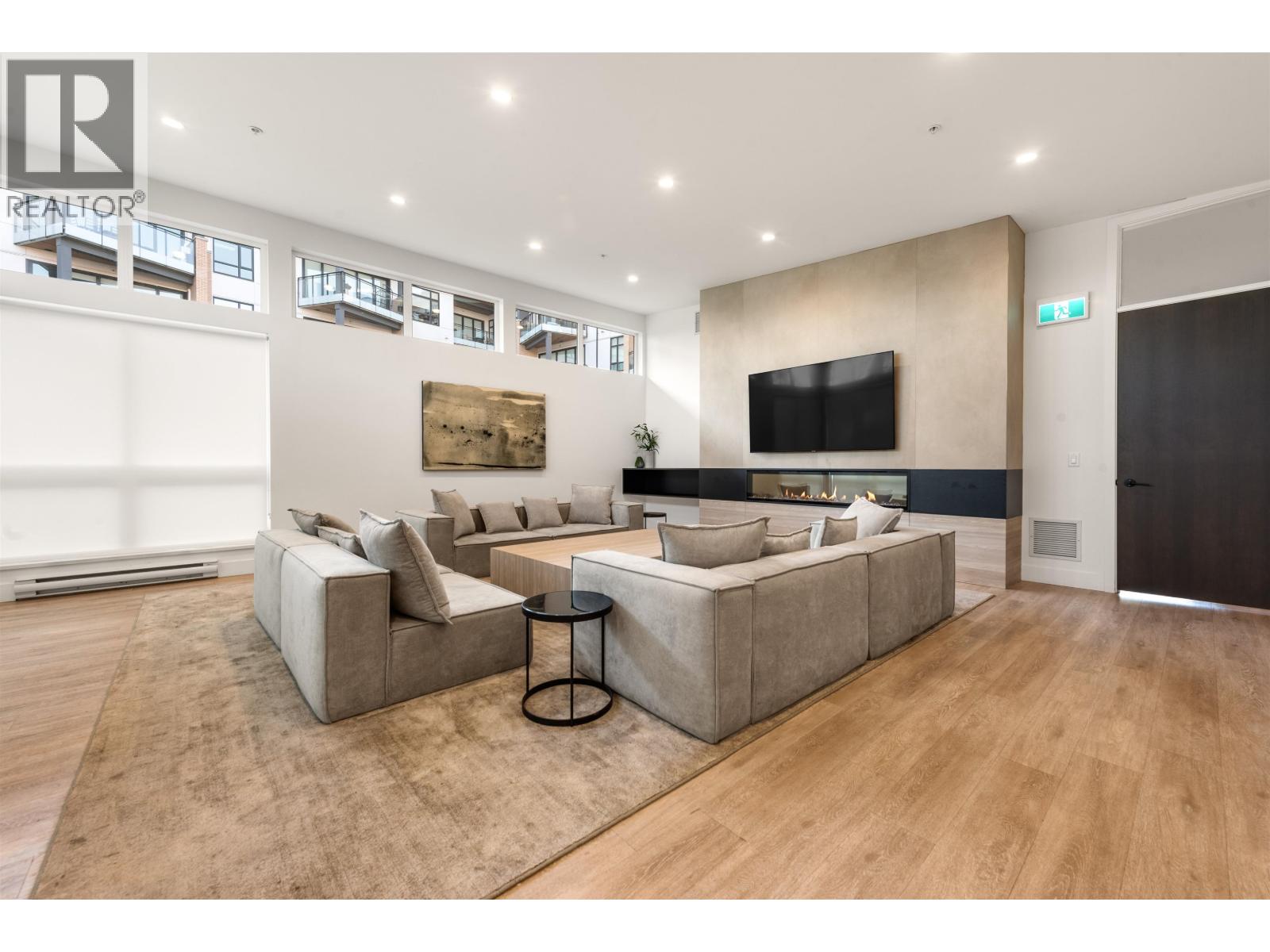 219 300 SALTER STREET, New Westminster