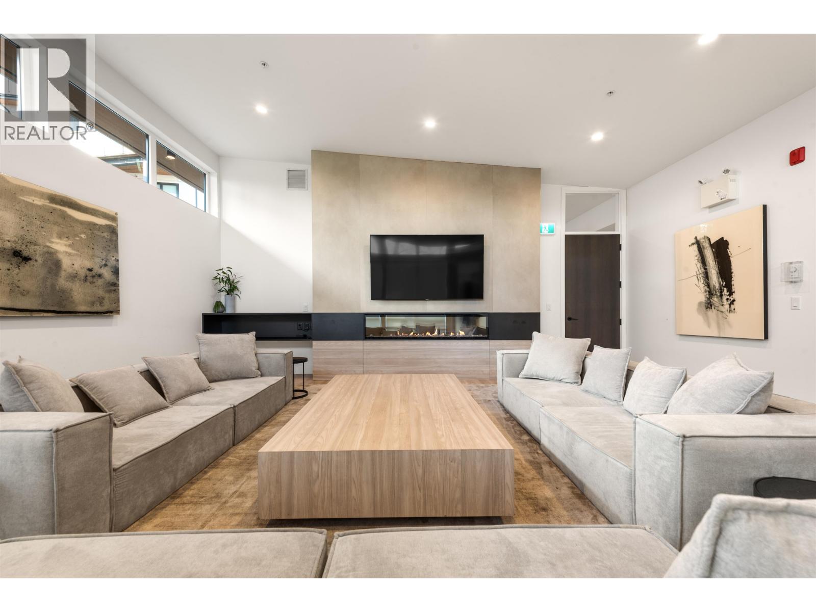 219 300 SALTER STREET, New Westminster
