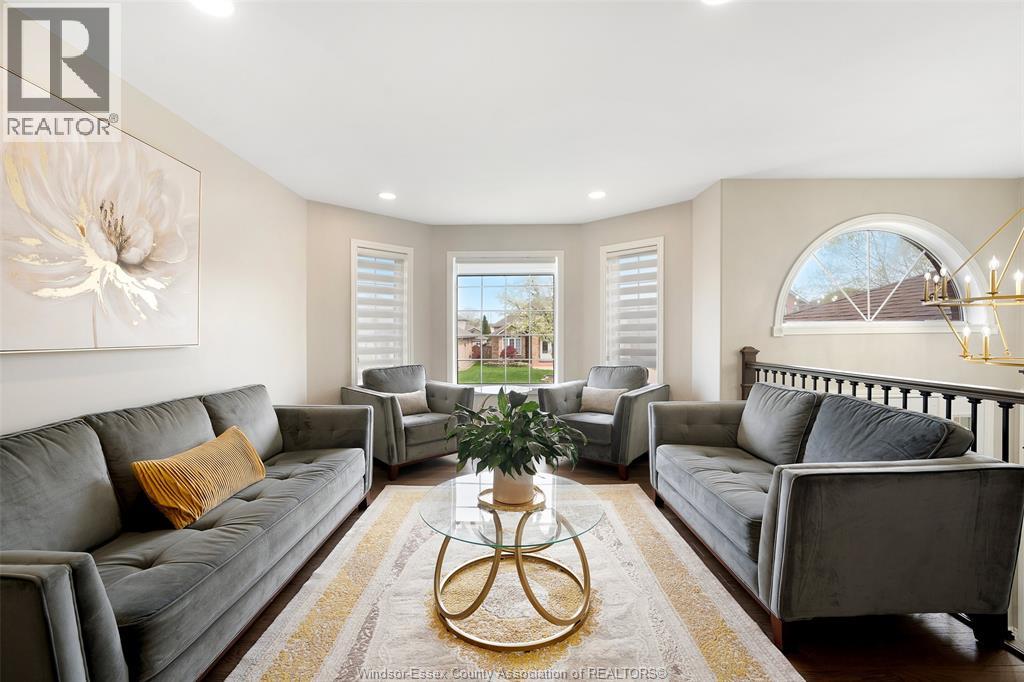 4205 BARTON CRESCENT - 14
