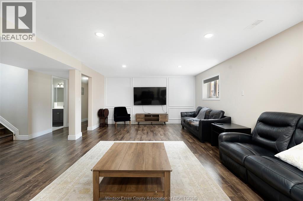 4205 BARTON CRESCENT - Image 31