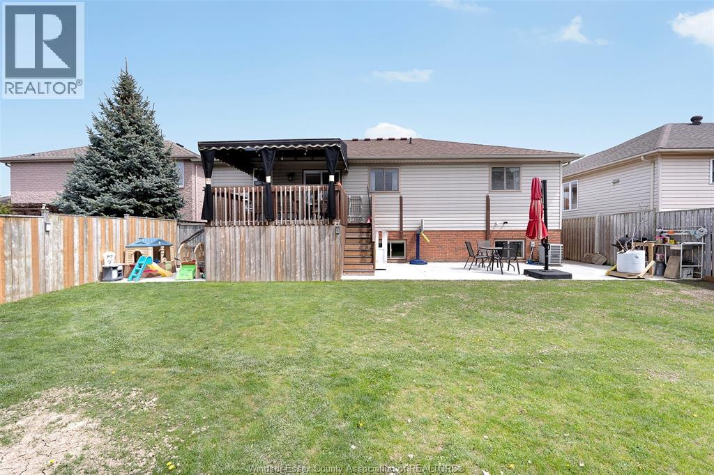 4205 BARTON CRESCENT - 8