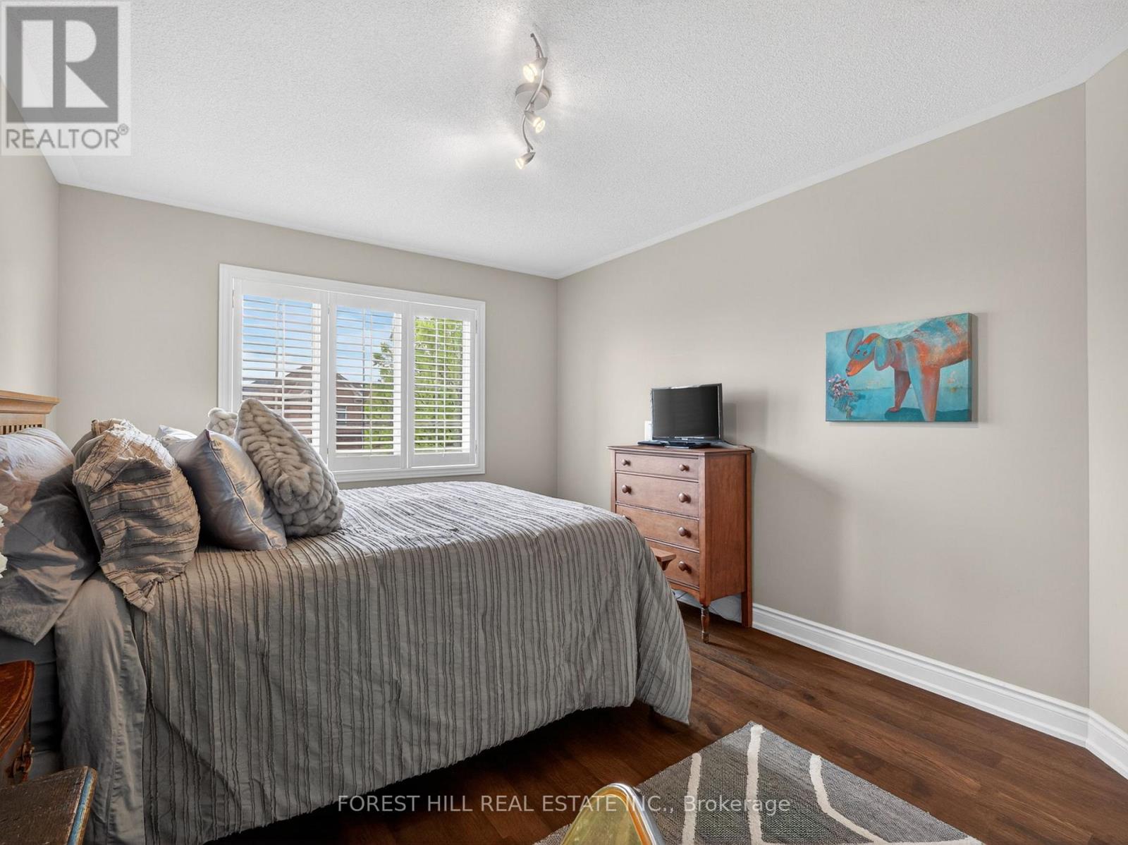 120 SANDWOOD DRIVE - 37