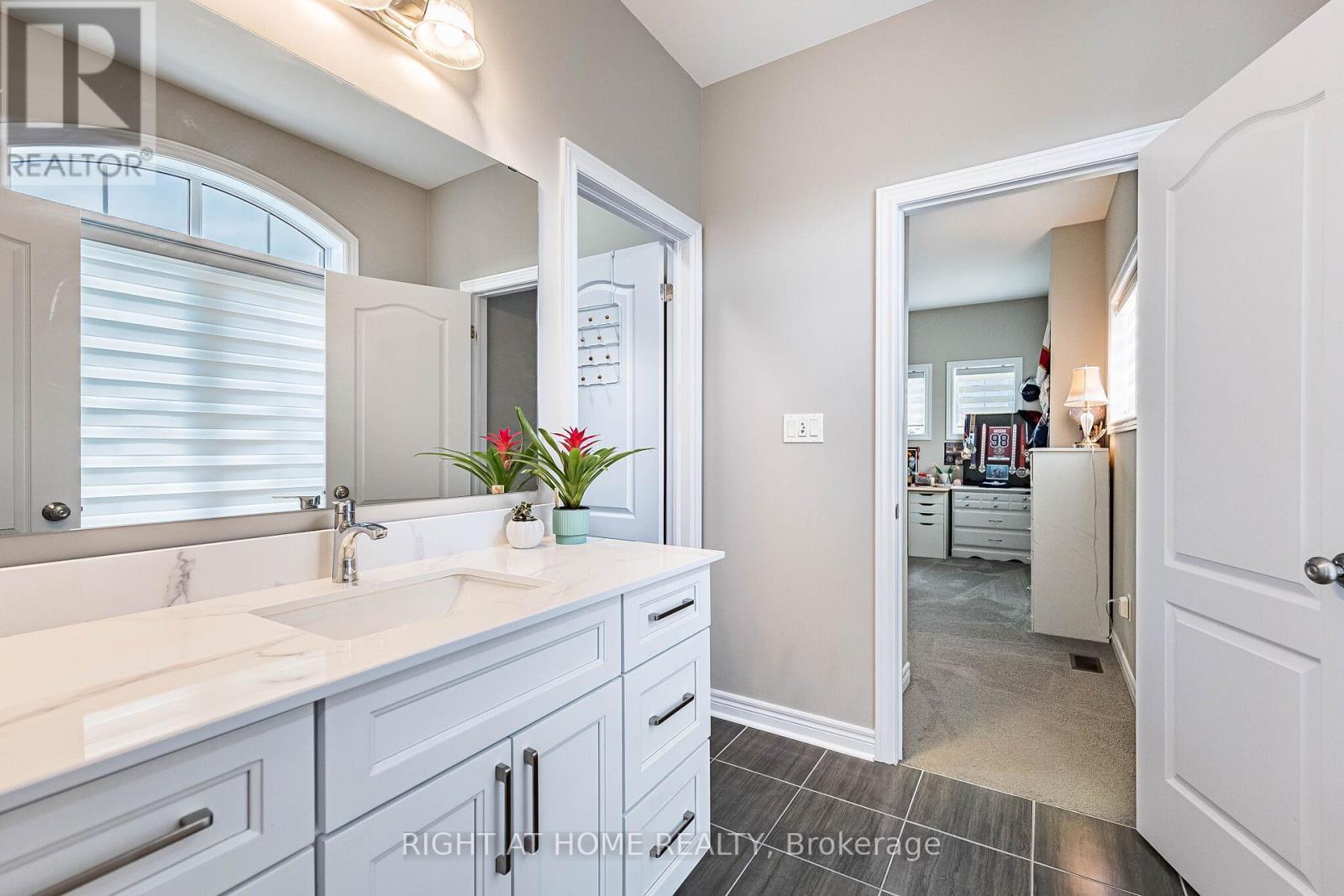 2 COTTONWOOD HOLLOW COURT - 42