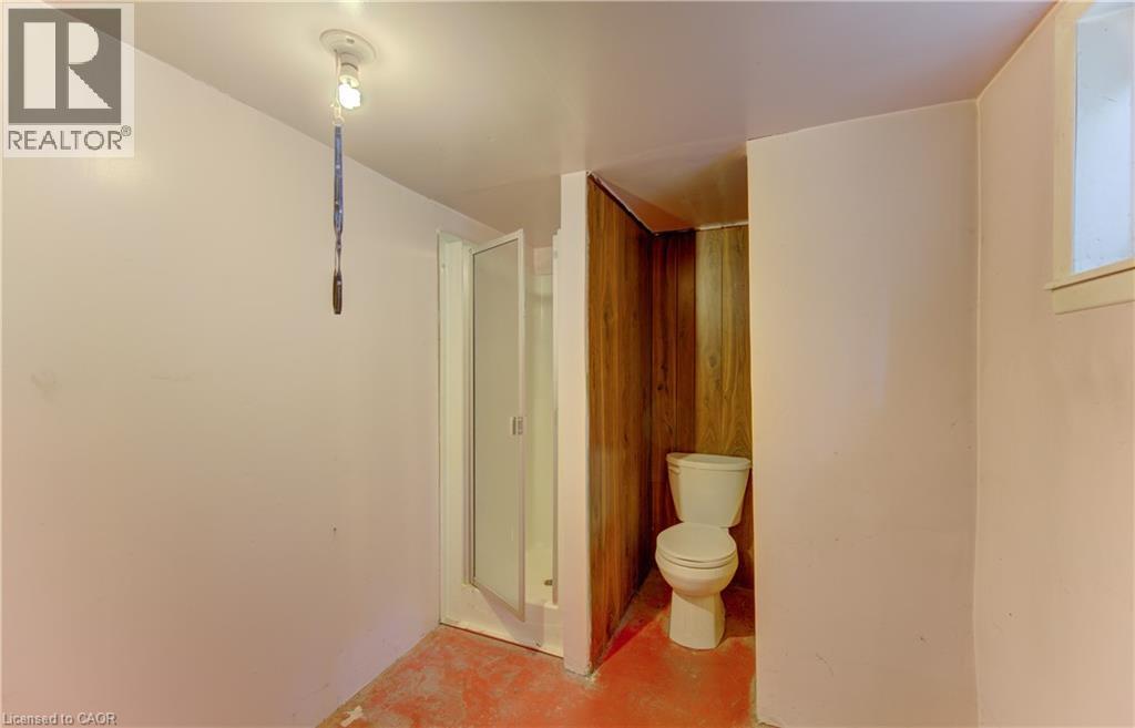 9 ROTHSAY Avenue - 27