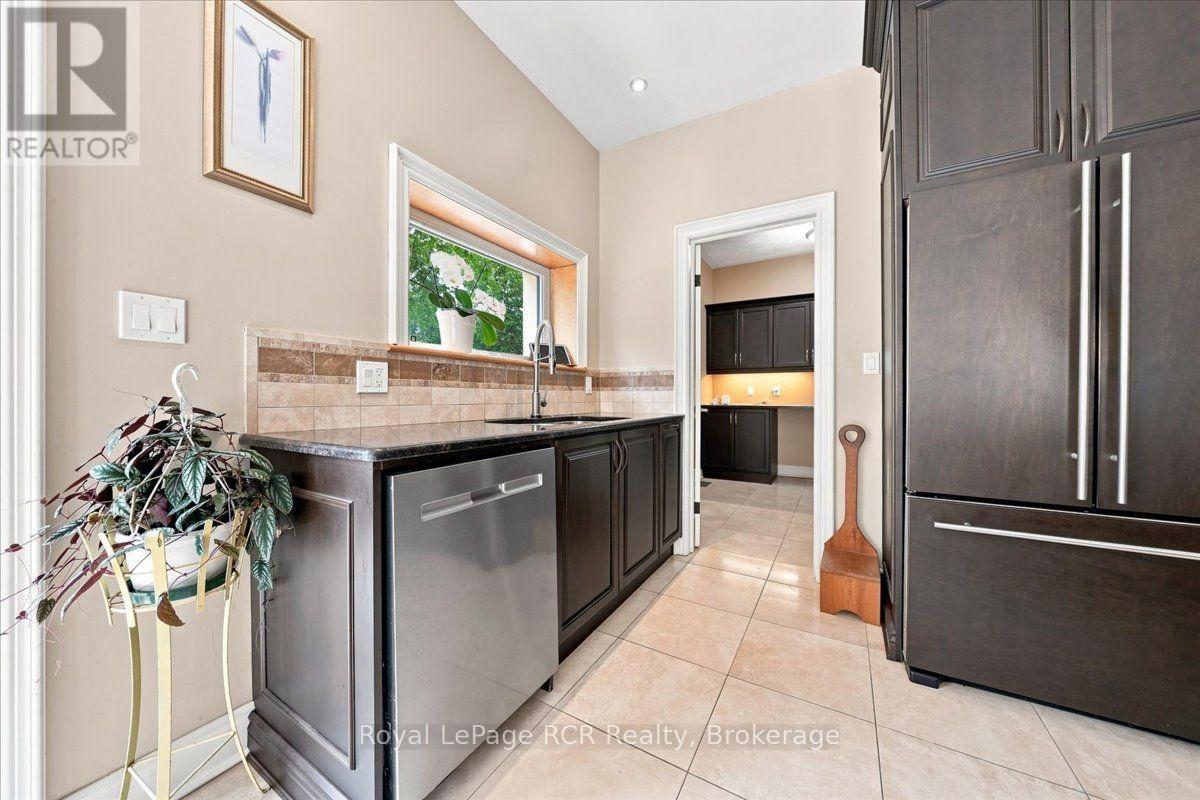 575 QUEEN STREET - Image 23