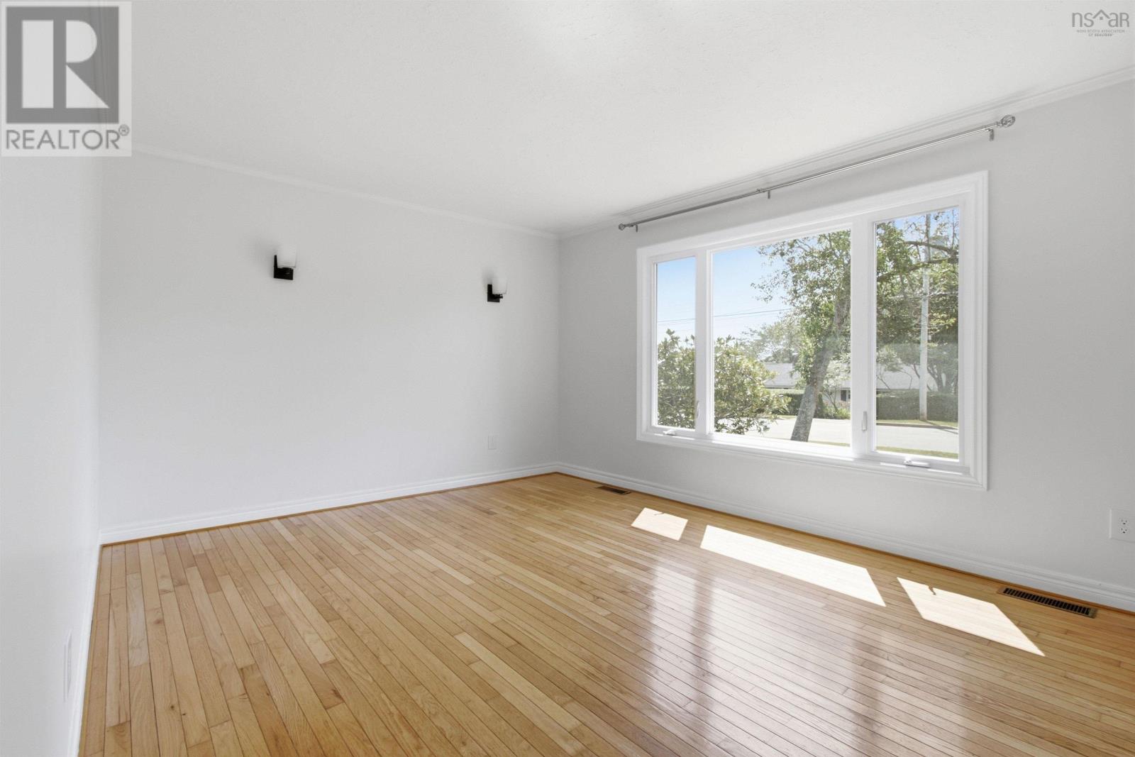 Property 4 of 27 of 33 Inverary Drive