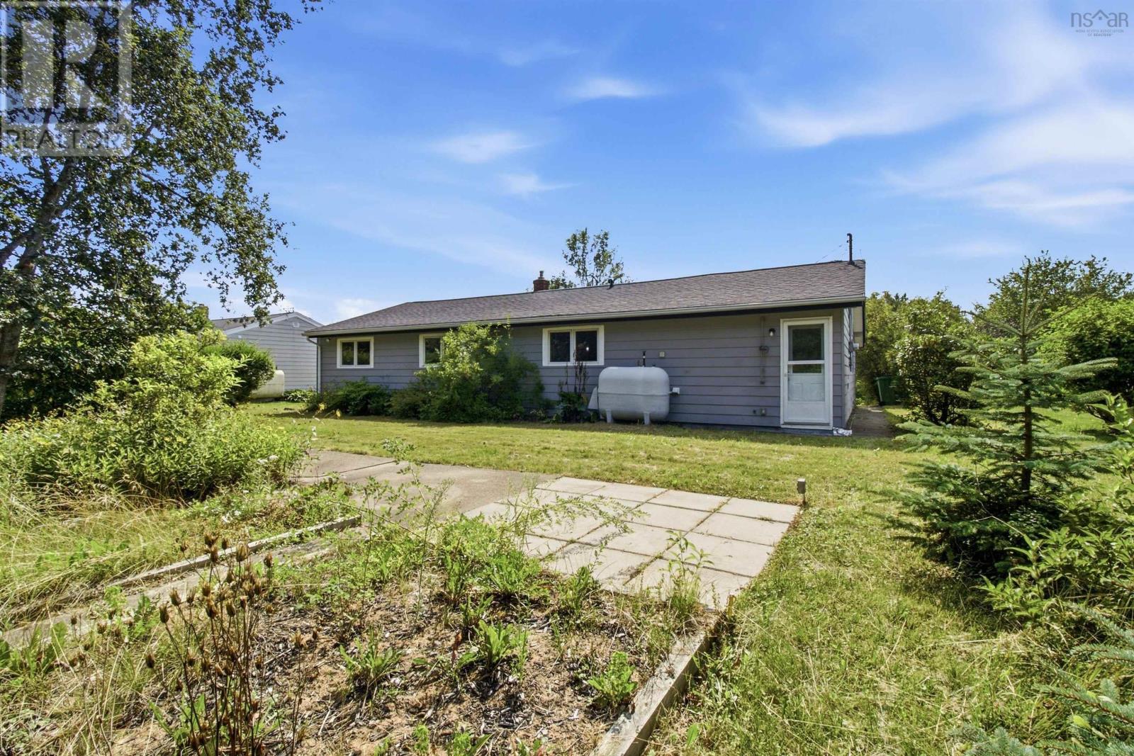 Property 24 of 27 of 33 Inverary Drive
