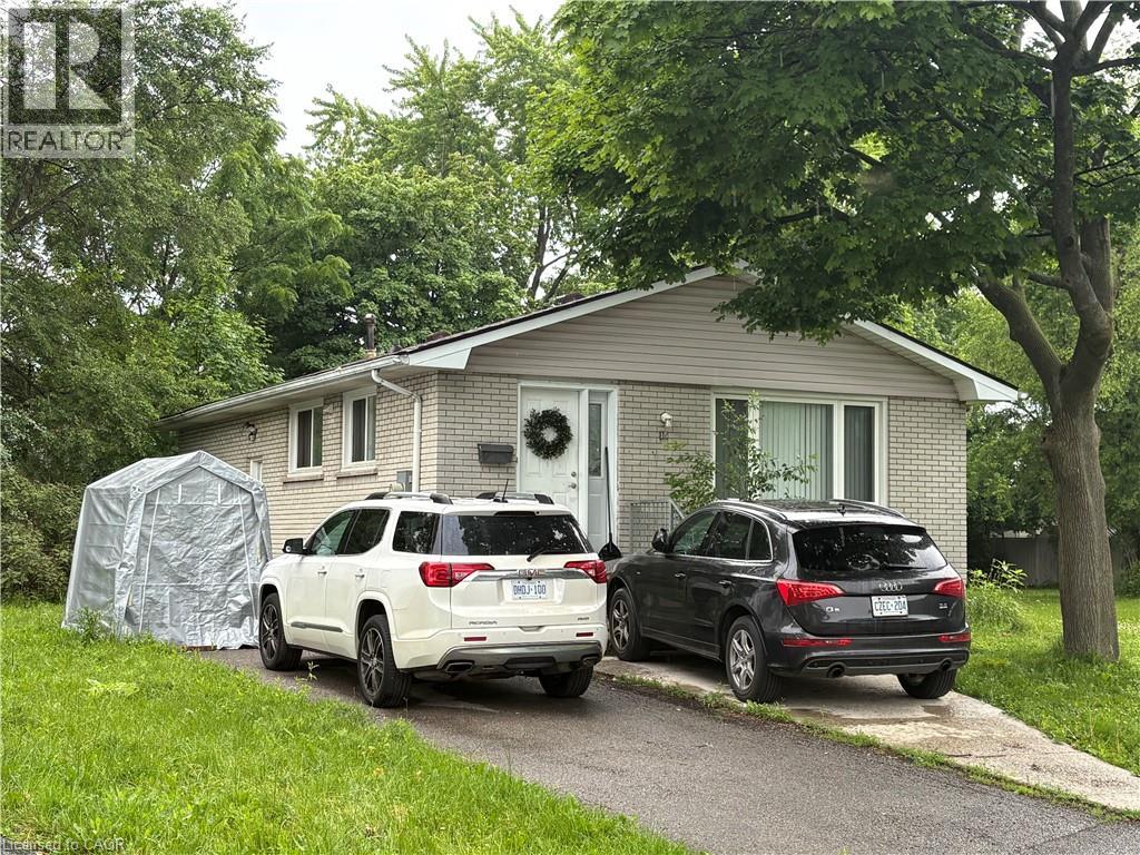 Photo of 15 MICHAEL Avenue