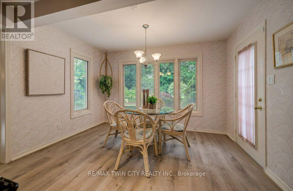 449 KNIGHTSBRIDGE COURT - 11