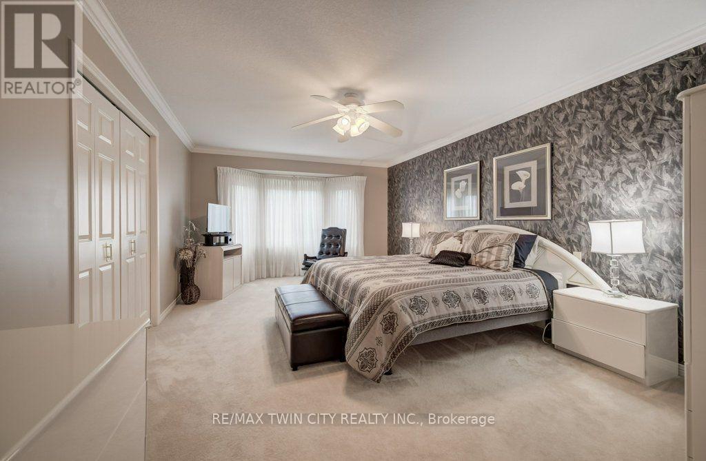 449 KNIGHTSBRIDGE COURT - 25