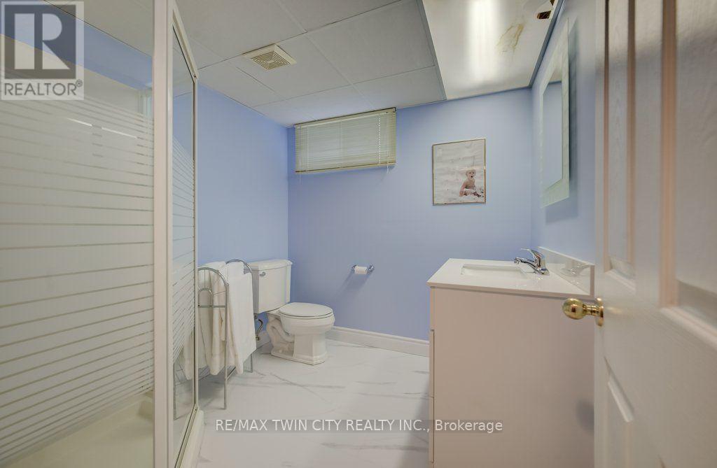 449 KNIGHTSBRIDGE COURT - 40