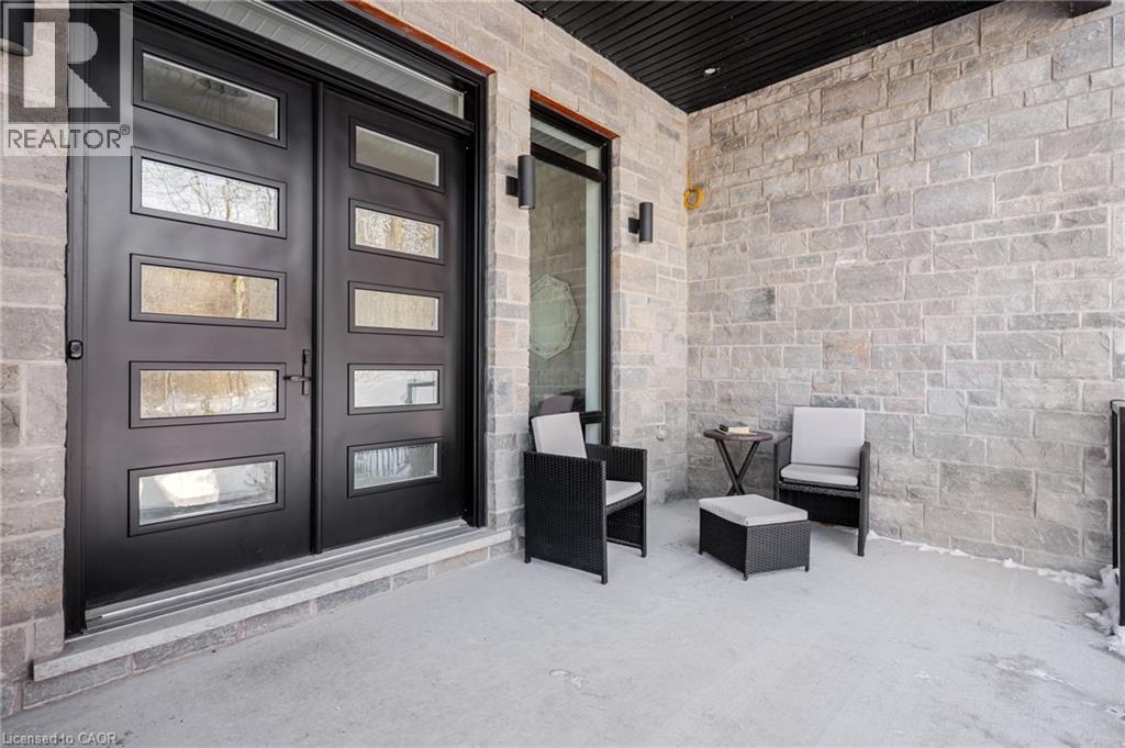 111 GRAND RIDGE Drive - Image 4
