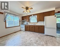 Kitchen - 751 Albert Street, Wallaceburg, ON N8A1Y8 Photo 7
