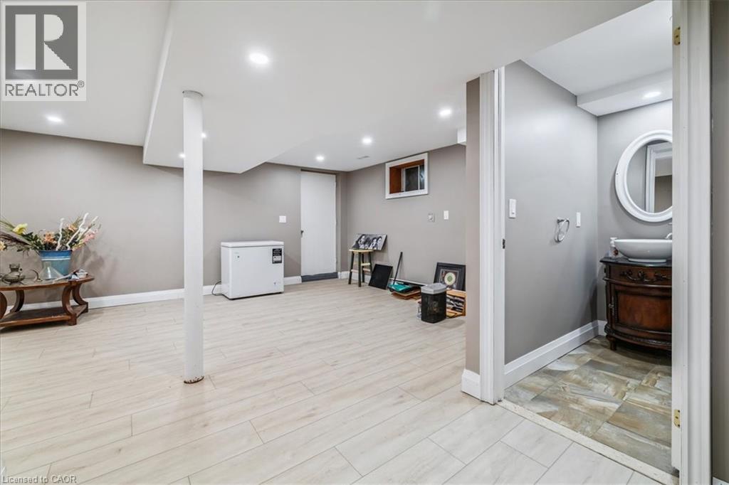 976 GARDEN Lane - 42