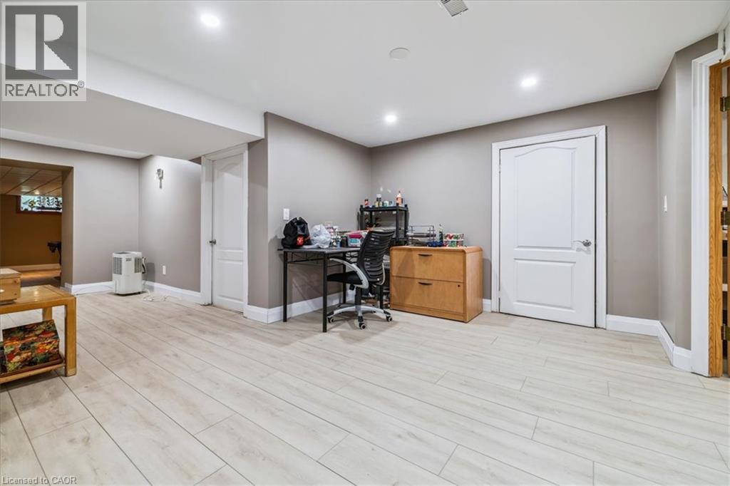 976 GARDEN Lane - 40