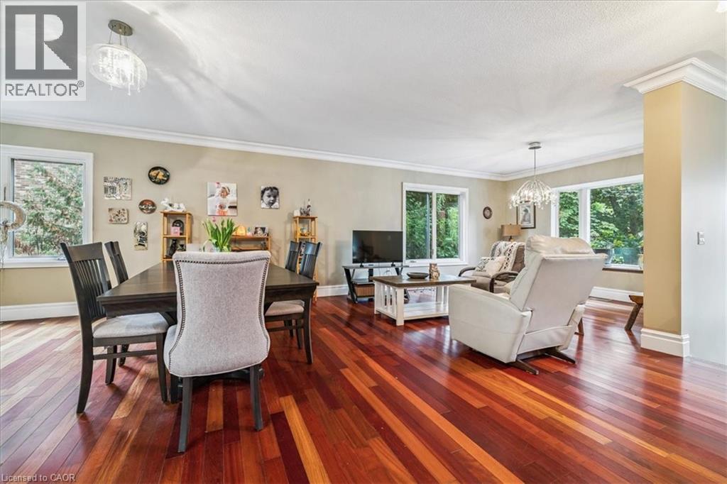 976 GARDEN Lane - Image 9