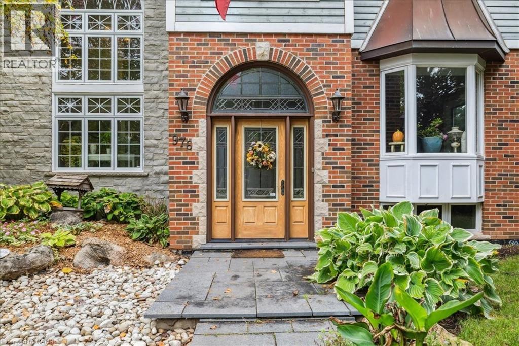 976 GARDEN Lane - 4