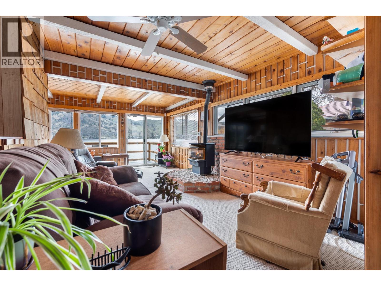 8121 Okanagan Landing Road - 16