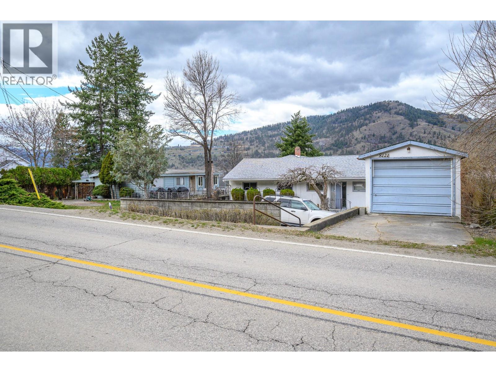 8121 Okanagan Landing Road - 3