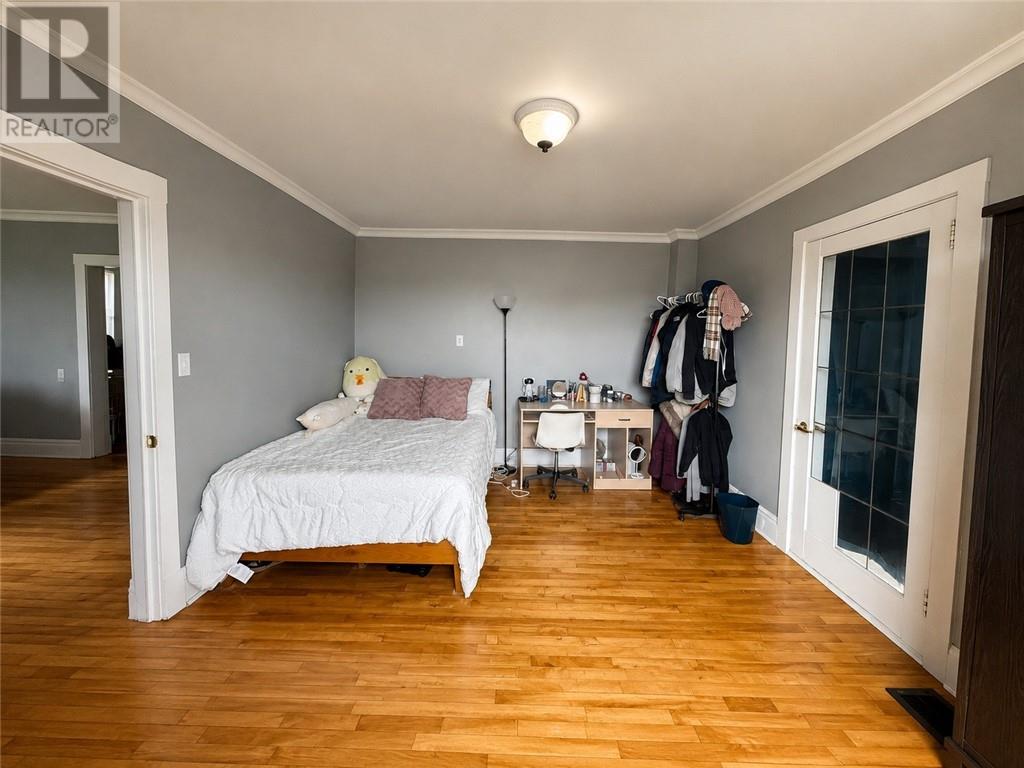 231 Whittaker & 408 Isabel - 16