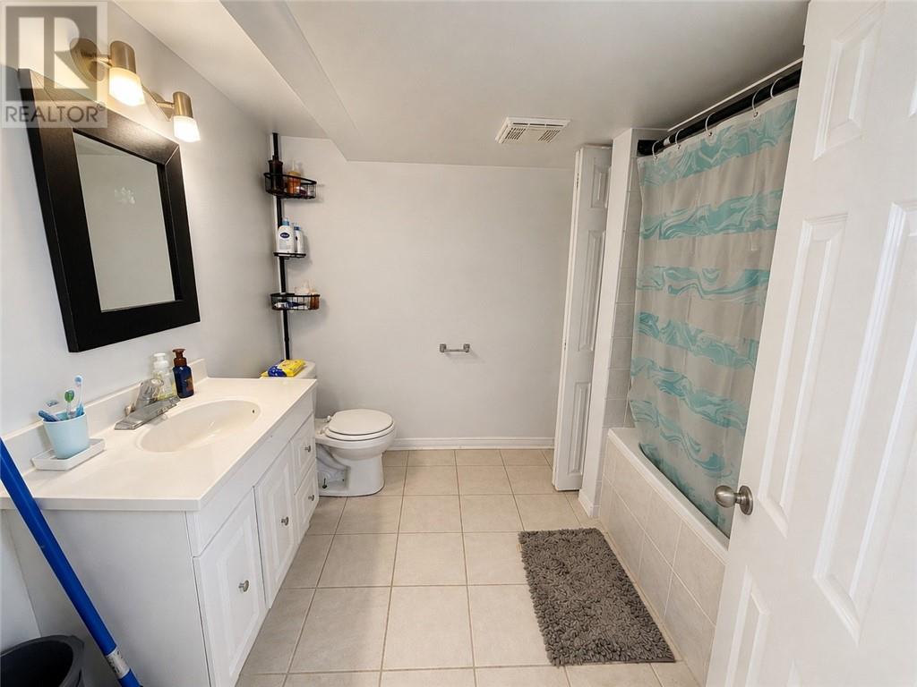 231 Whittaker & 408 Isabel - 20