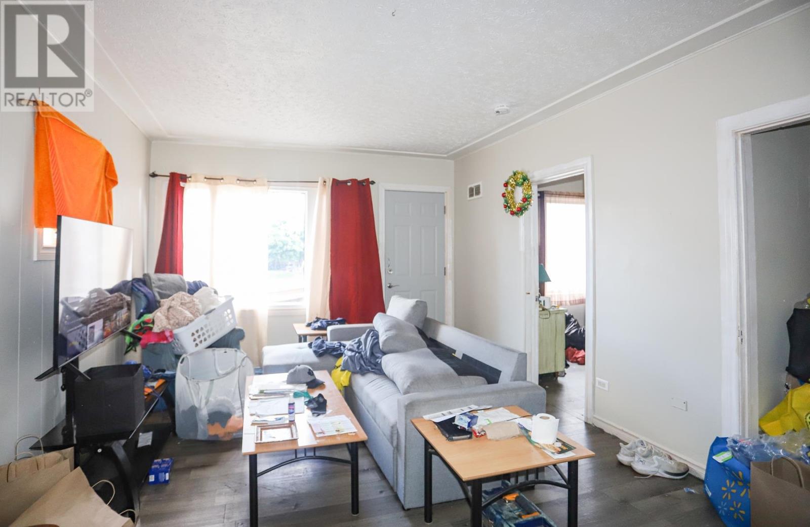 239 Wellington ST - Image 4