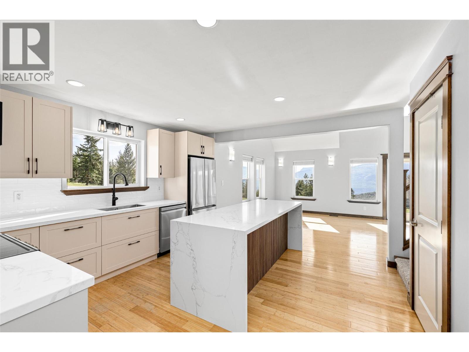 17936 Angus Road, Lake Country