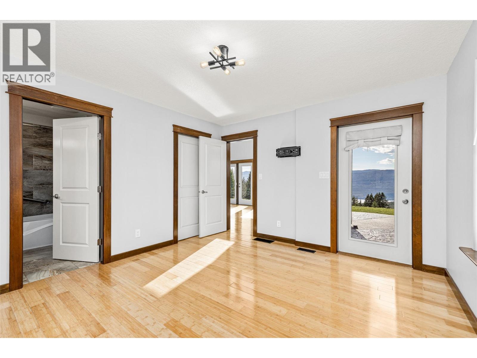17936 Angus Road, Lake Country