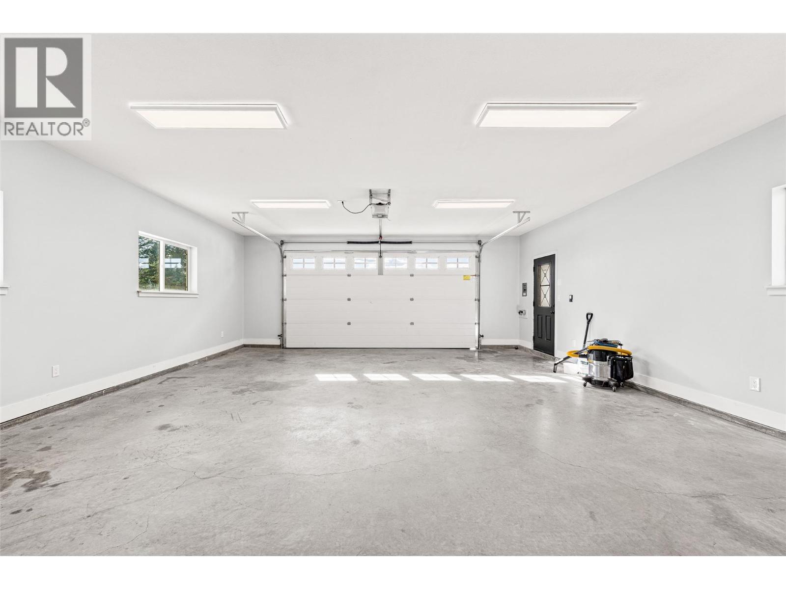 17936 Angus Road, Lake Country