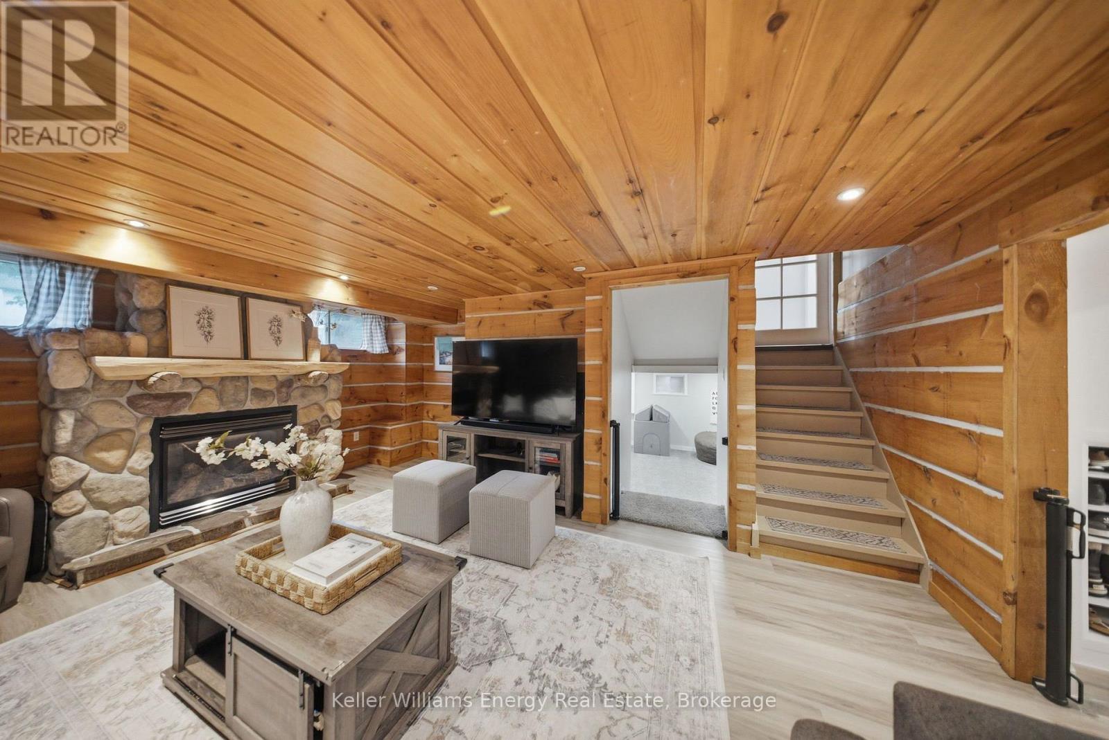 233 PHILLIP MURRAY AVENUE - Image 26