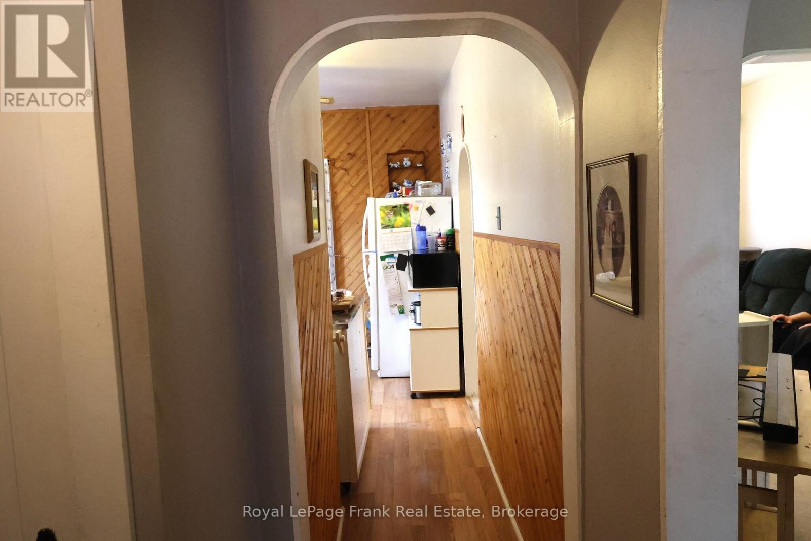294 PARKHILL ROAD W - 7