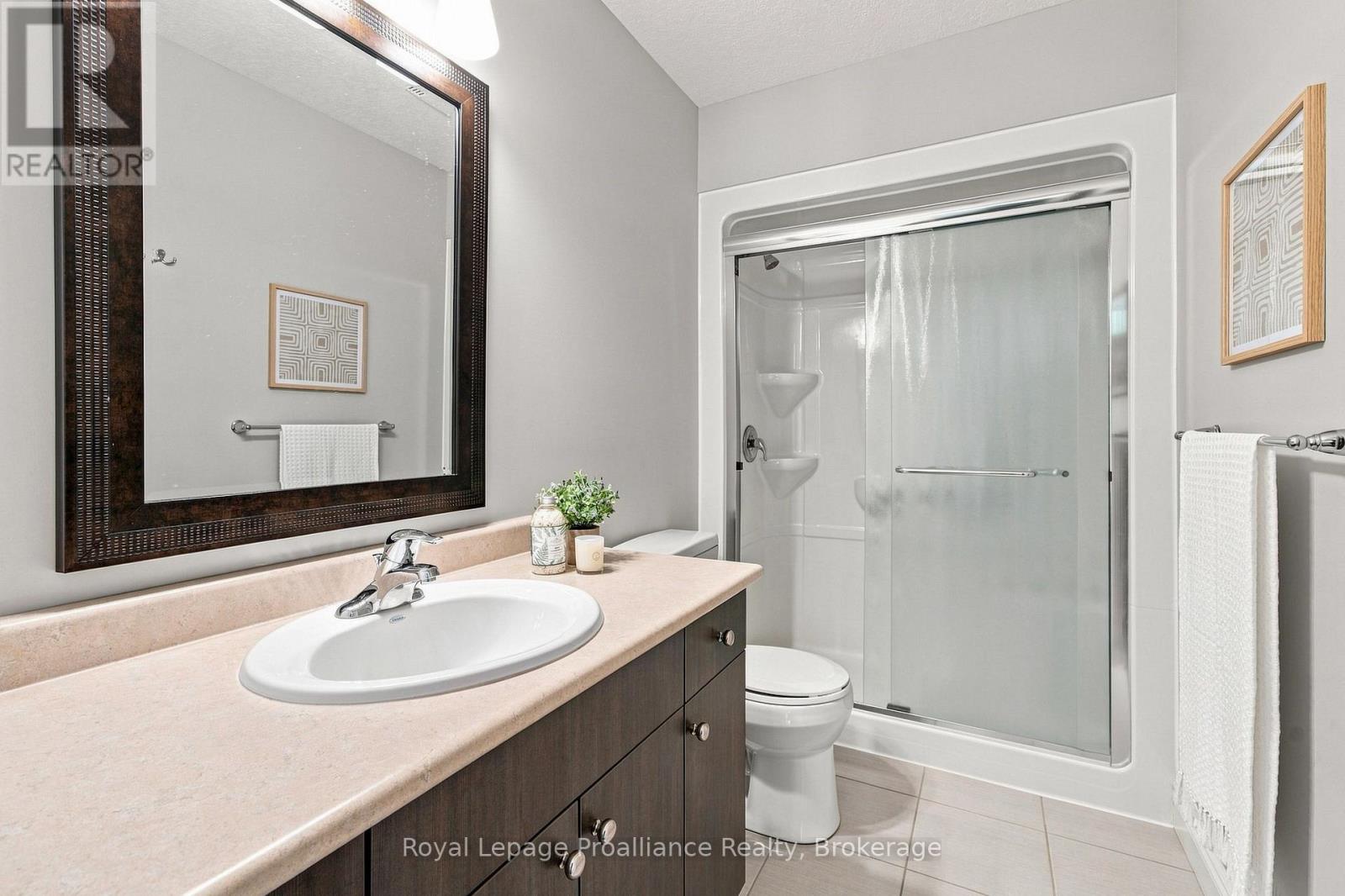 63 FREEDOM CRESCENT - 32