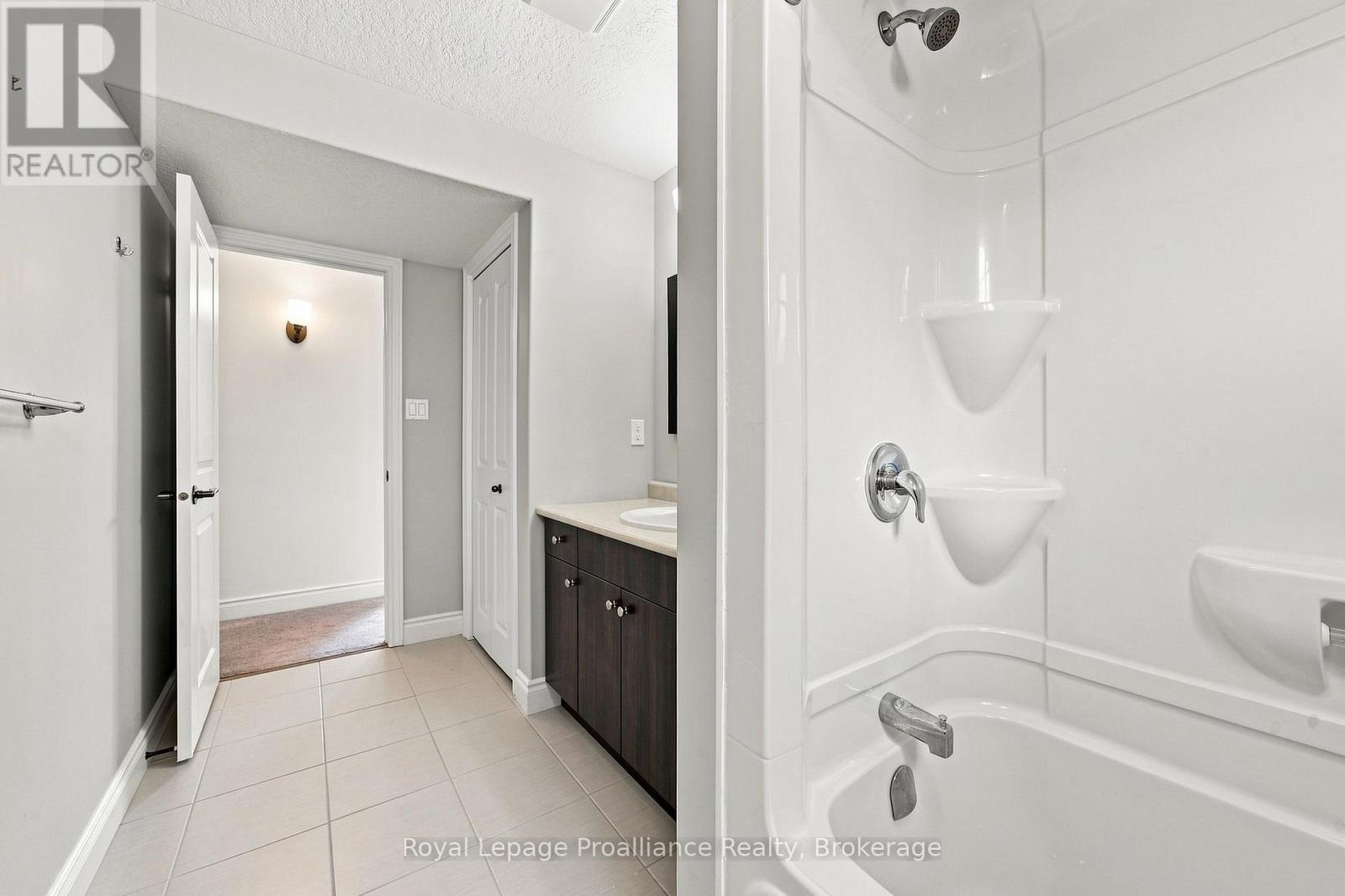 63 FREEDOM CRESCENT - Image 36