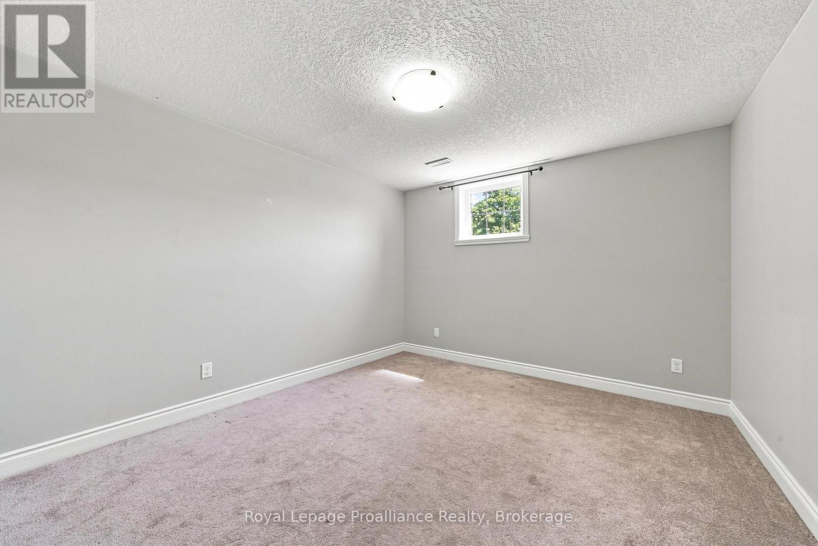 63 FREEDOM CRESCENT - Image 39
