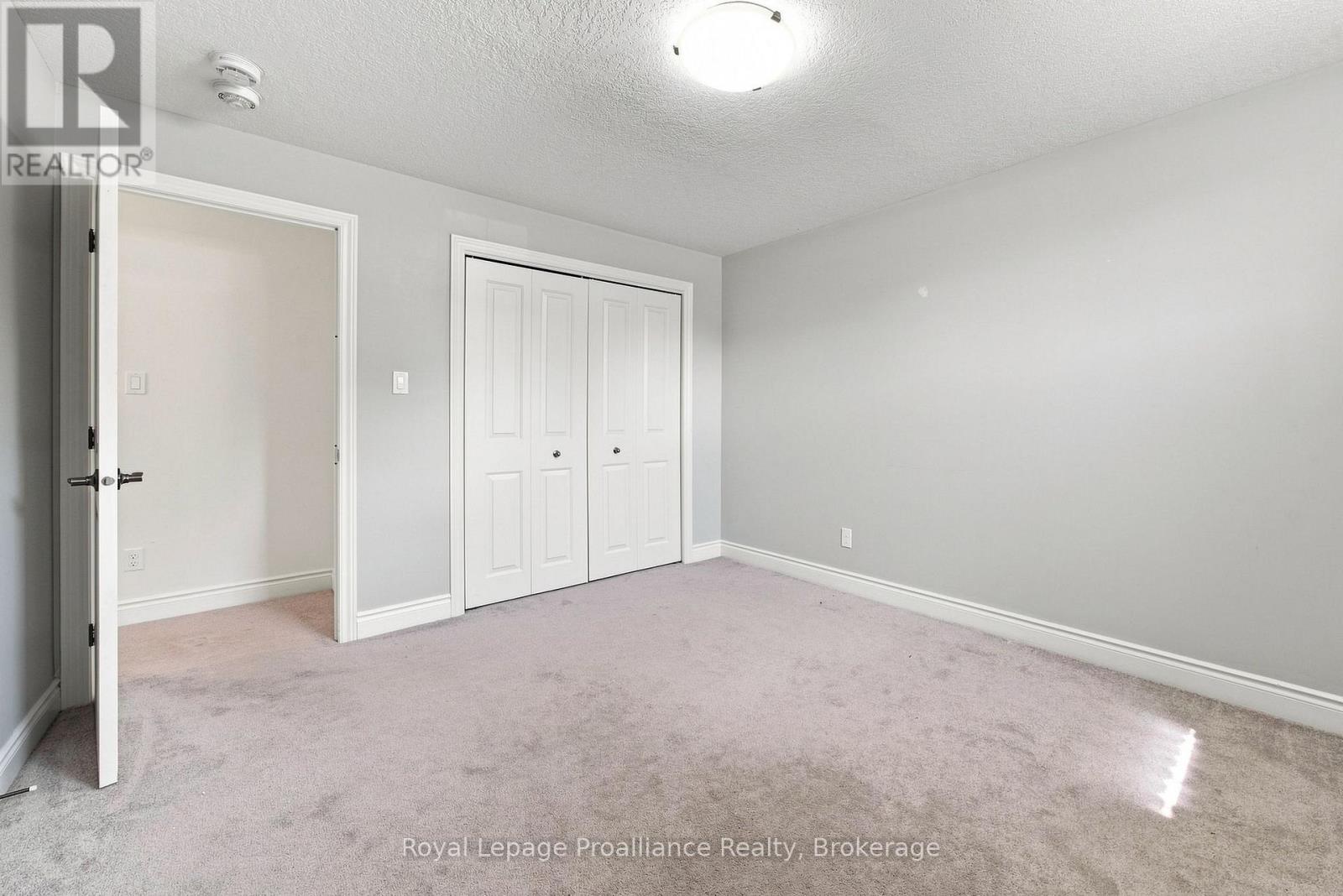 63 FREEDOM CRESCENT - Image 40