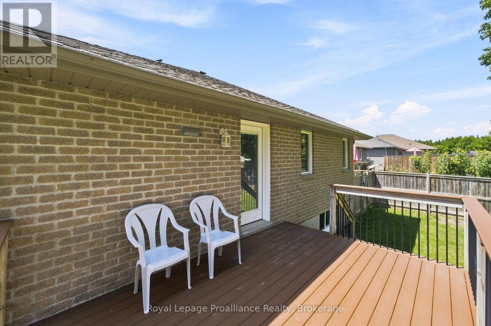 63 FREEDOM CRESCENT - 43