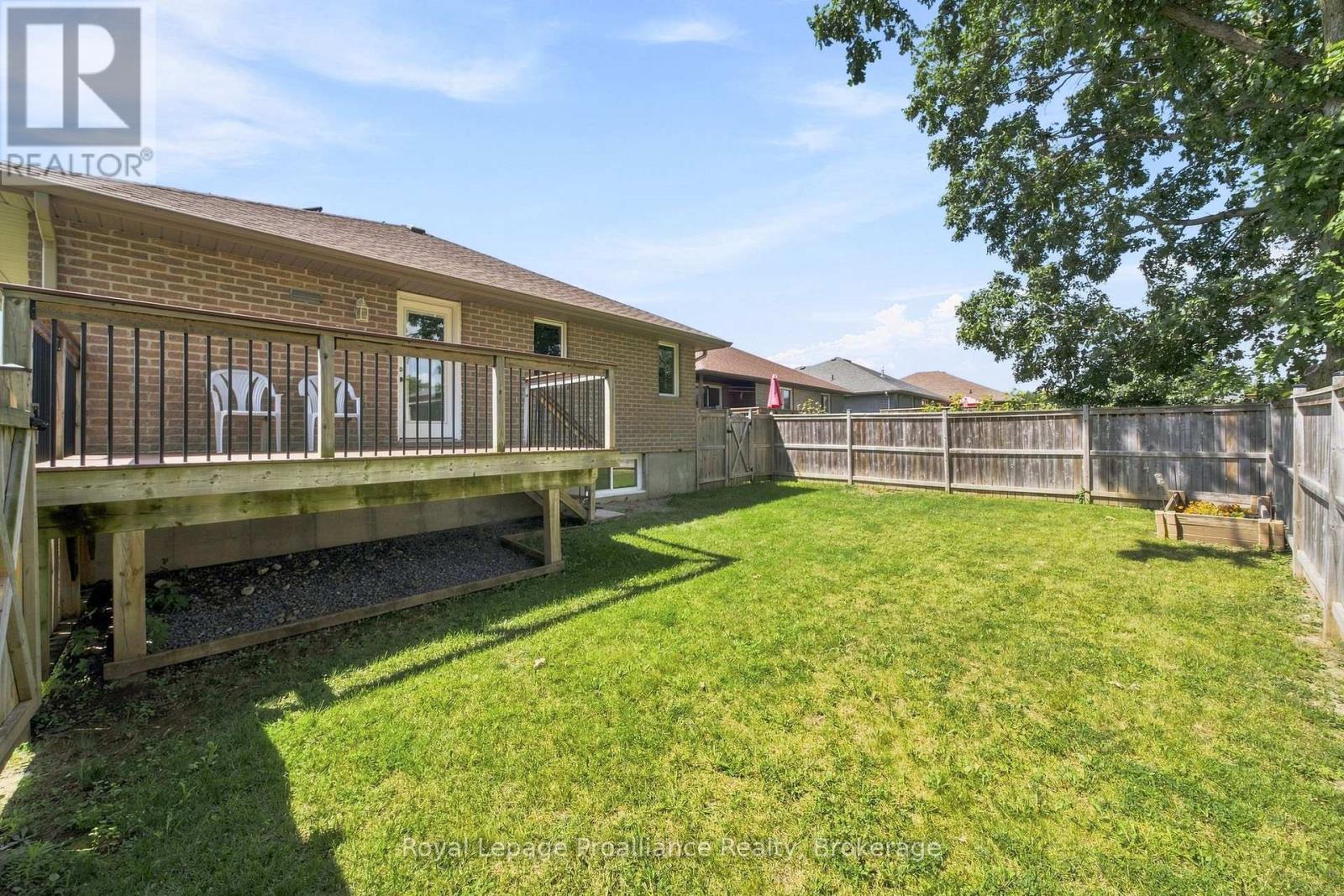 63 FREEDOM CRESCENT - 45