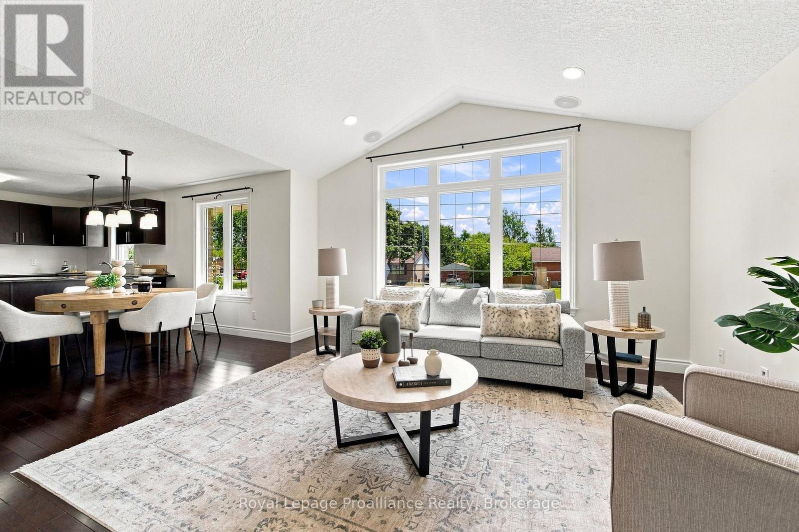63 FREEDOM CRESCENT - 7