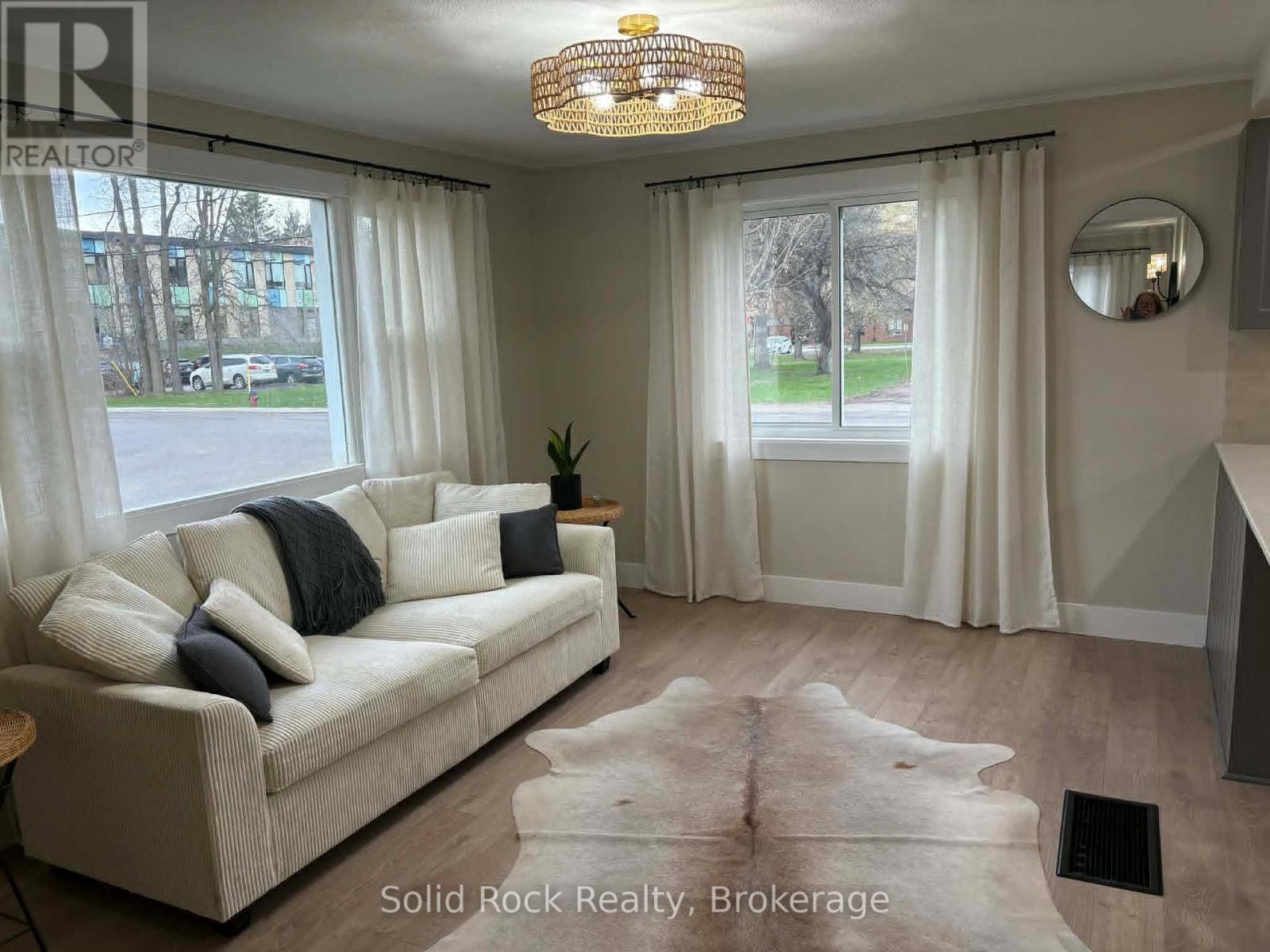 14 LINN STREET - Image 17