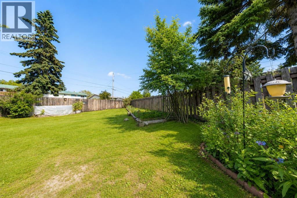 Listing photo – 5035 58 Street Close, Rocky Mountain House