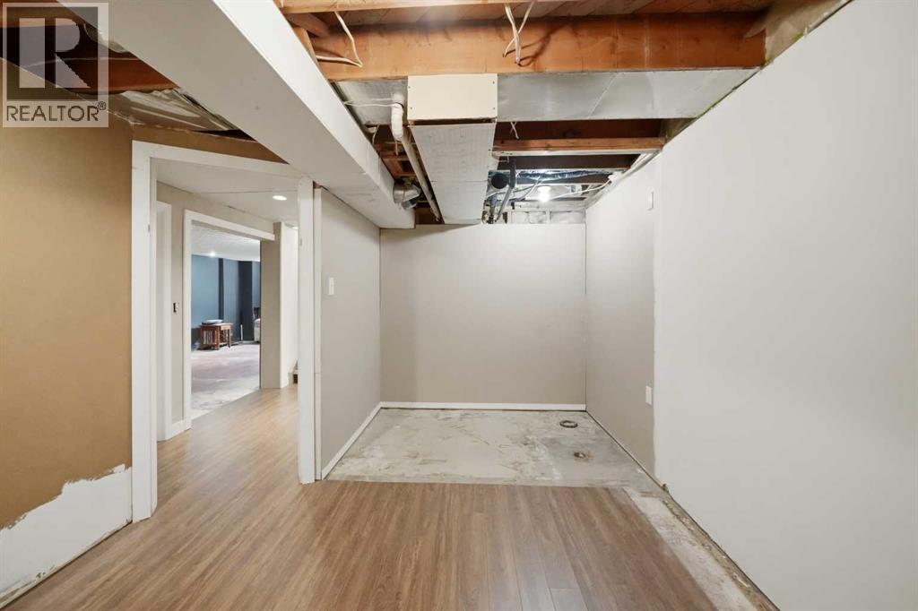 3742 44 Avenue - Image 37