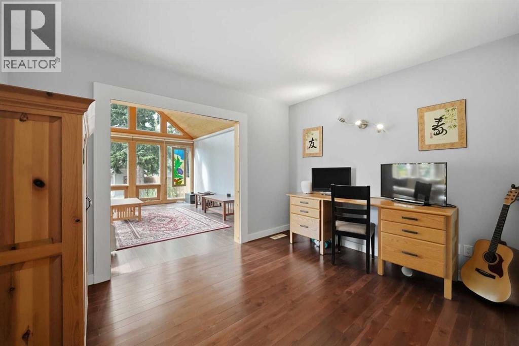 3742 44 Avenue - Image 29