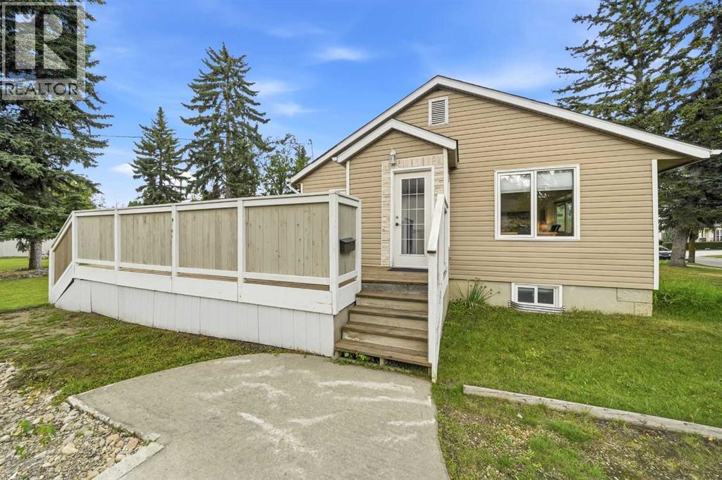 3742 44 Avenue - Image 3